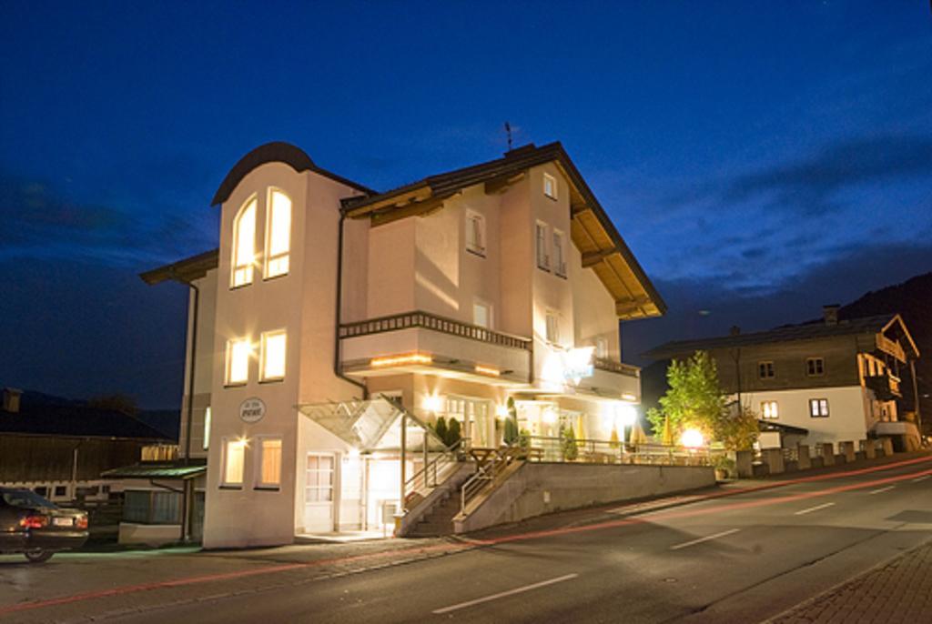 Apartmenthaus Brixen & Haus Central Brixen im Thale Ngoại thất bức ảnh